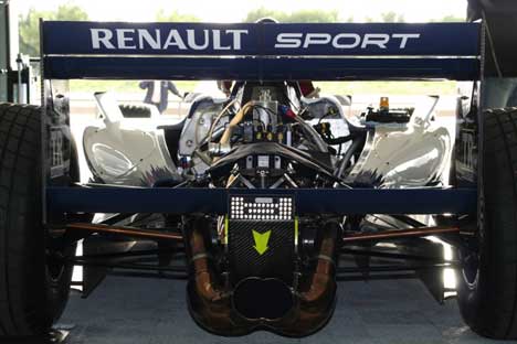 Bagenden af Formula Renault 3,5’en med de rå udstødninger.
(Foto: steffenmoller.dk)